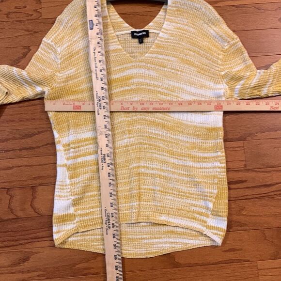 Xpress size small three-quarter sleeve top 66% cotton and 34% acrylic - Picture 7 of 7